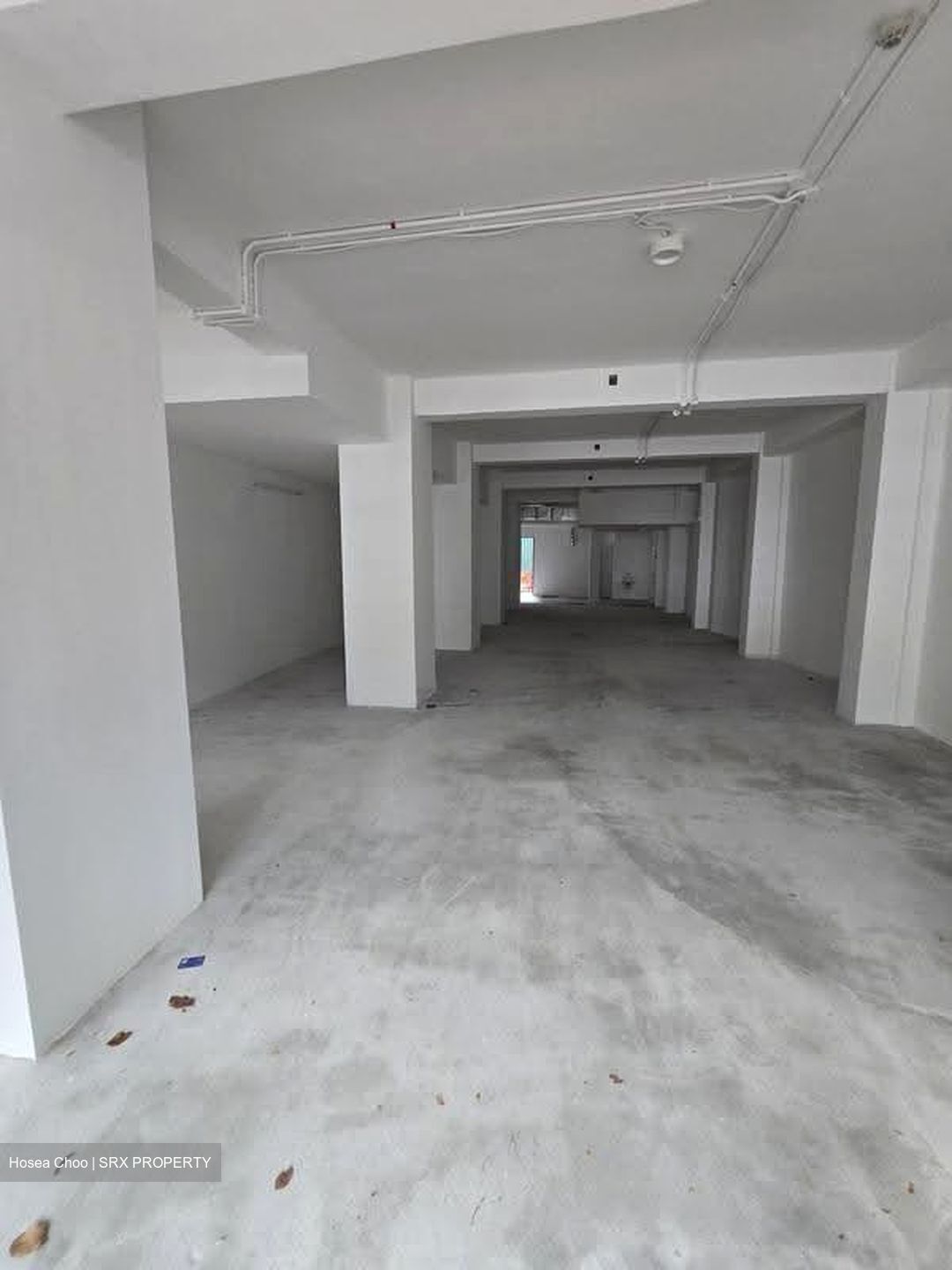 North Canal Road (D1), Retail #624668811